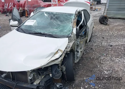 2018 Toyota Corolla Se z USA, uszkodzony, nr VIN 5YFBURHE4JP797409